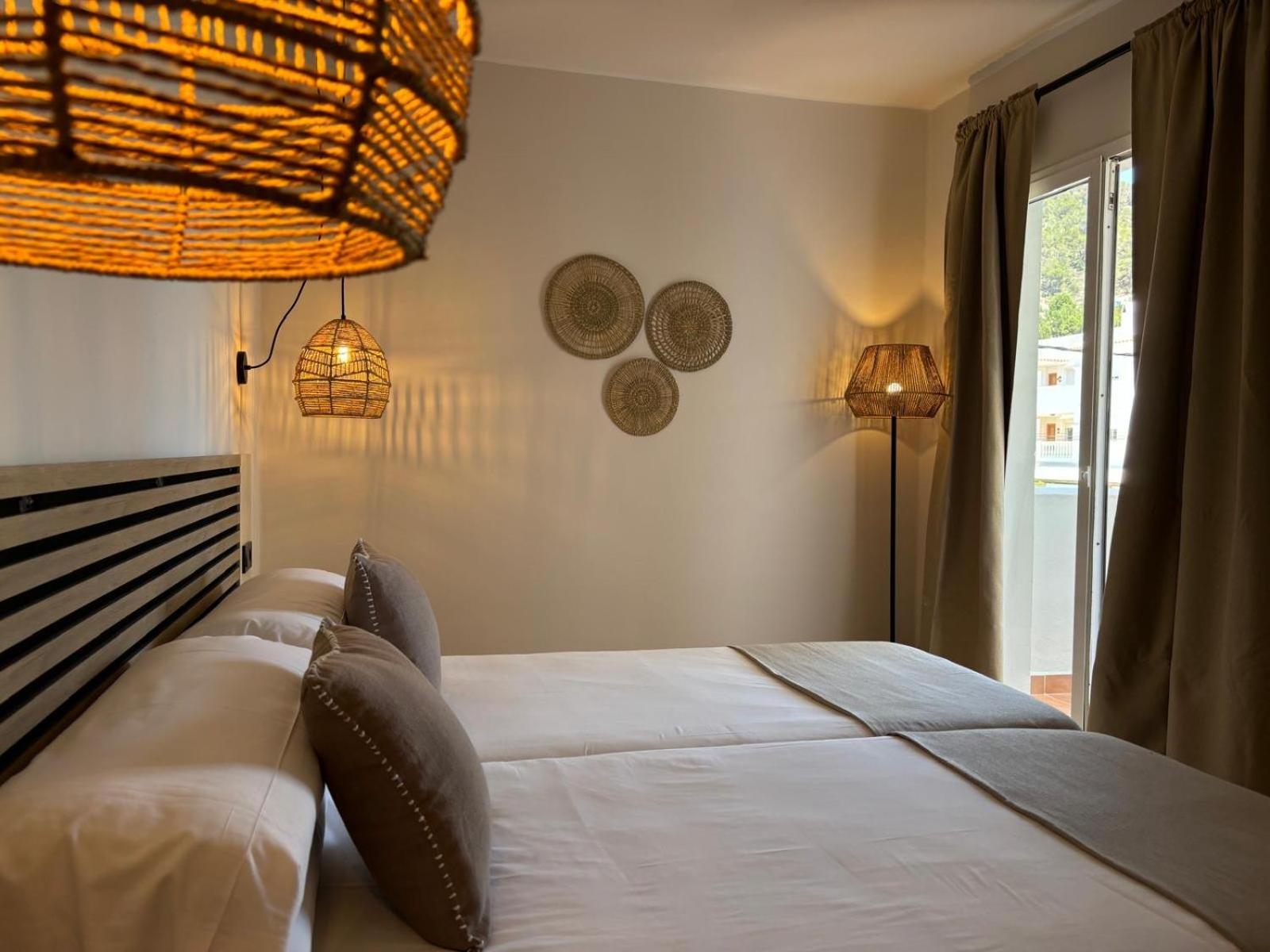 Apartamentos Ses Veles Cala Llonga  Værelse billede