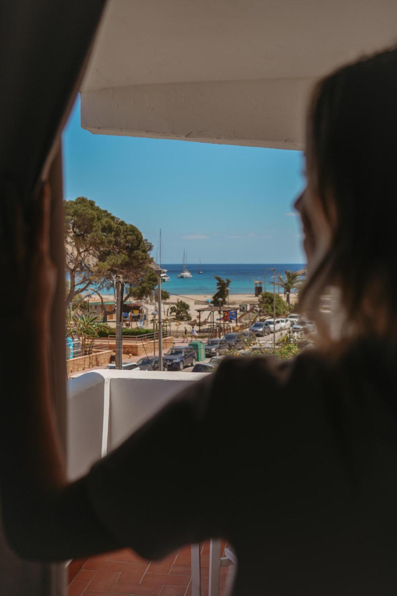 Apartamentos Ses Veles Cala Llonga  Eksteriør billede