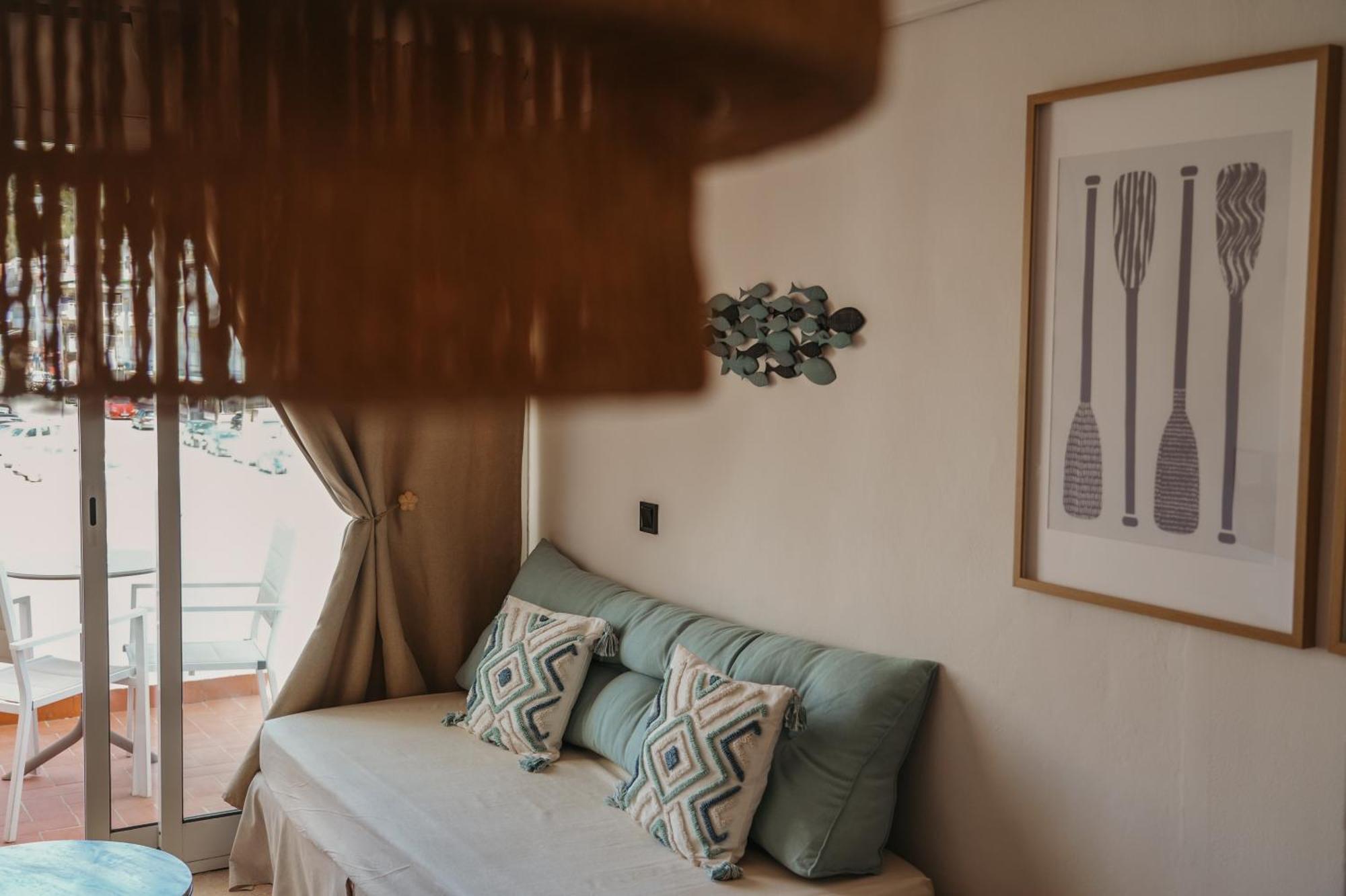 Apartamentos Ses Veles Cala Llonga  Eksteriør billede