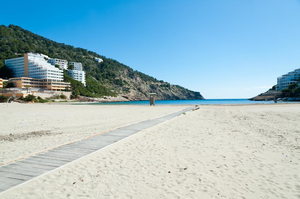 Apartamentos Ses Veles Cala Llonga  Eksteriør billede